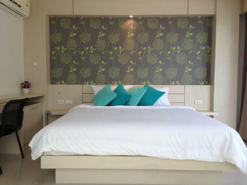 Chalong Beach Front Residence Rawai Экстерьер фото